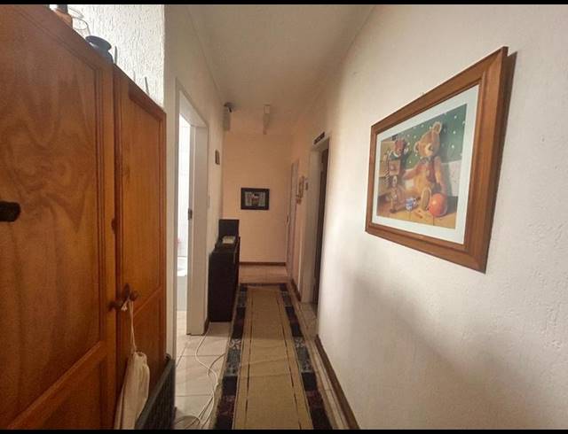 4 BEDROOM TOWNHOUSE FOR SALE IN MEYERVILLE